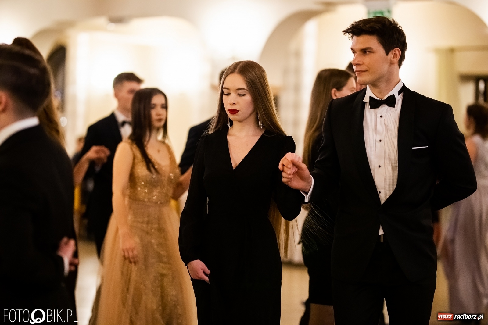 Zdjęcie w galerii na portalu naszraciborz.pl: Studniówka I LO im. Jana Kasprowicza w Raciborzu wiadomości z regionu