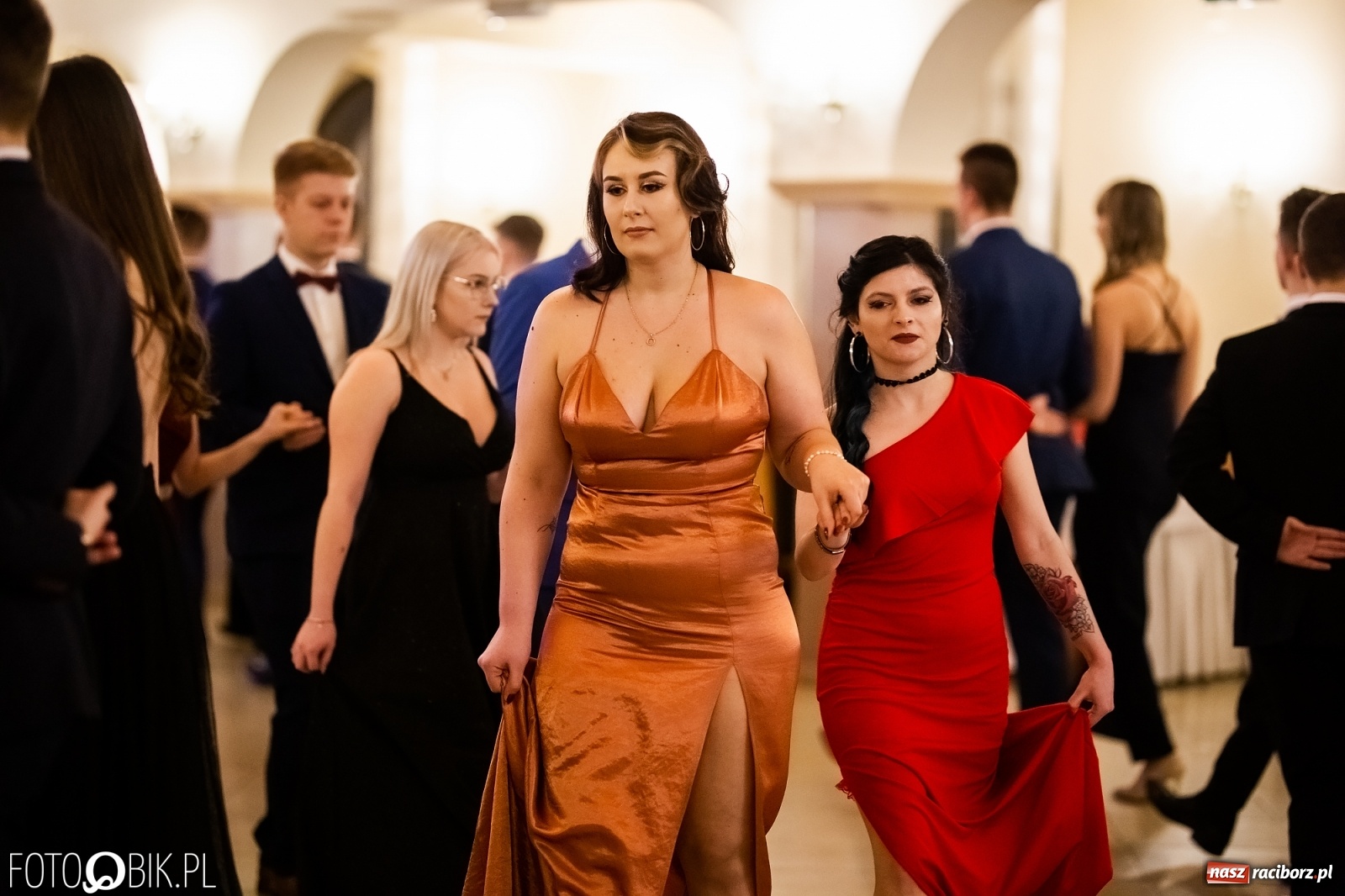 Zdjęcie w galerii na portalu naszraciborz.pl: Studniówka I LO im. Jana Kasprowicza w Raciborzu wiadomości z regionu