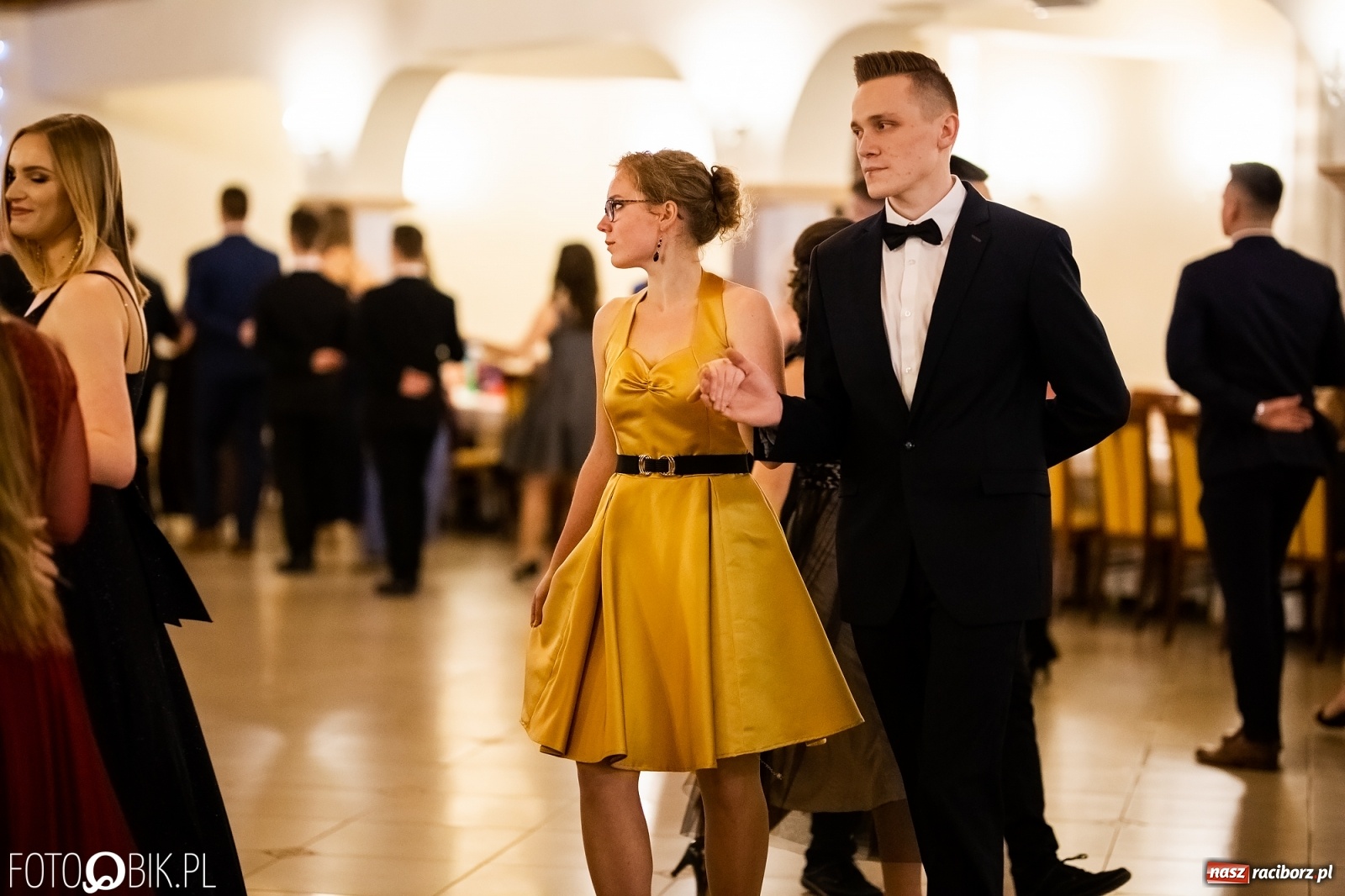 Zdjęcie w galerii na portalu naszraciborz.pl: Studniówka I LO im. Jana Kasprowicza w Raciborzu wiadomości z regionu