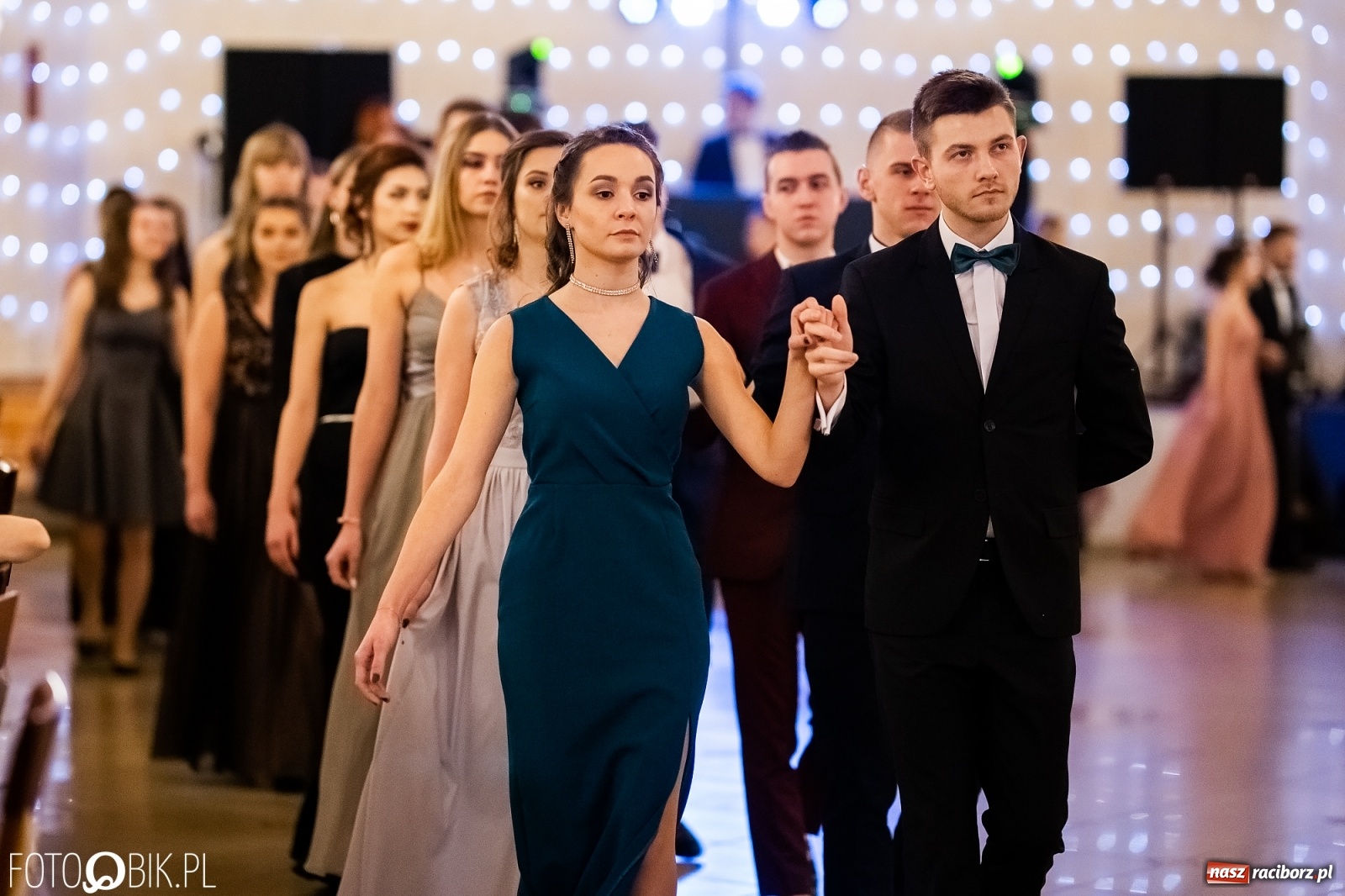 Zdjęcie w galerii na portalu naszraciborz.pl: Studniówka I LO im. Jana Kasprowicza w Raciborzu wiadomości z regionu