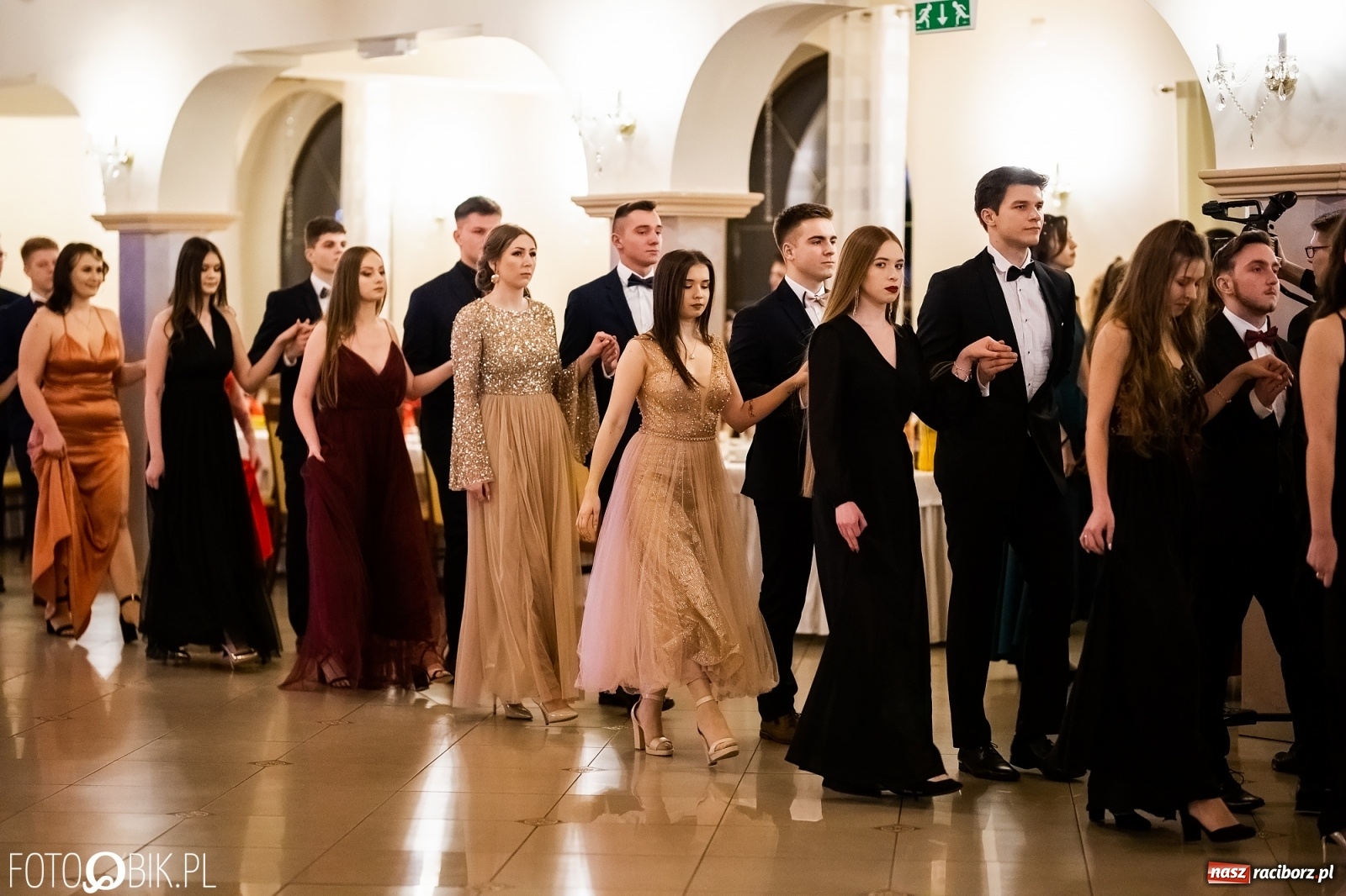 Zdjęcie w galerii na portalu naszraciborz.pl: Studniówka I LO im. Jana Kasprowicza w Raciborzu wiadomości z regionu