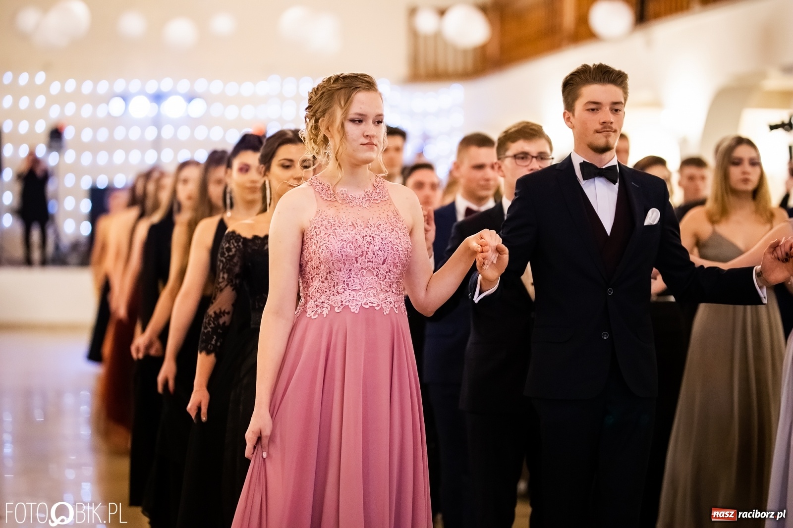 Zdjęcie w galerii na portalu naszraciborz.pl: Studniówka I LO im. Jana Kasprowicza w Raciborzu wiadomości z regionu