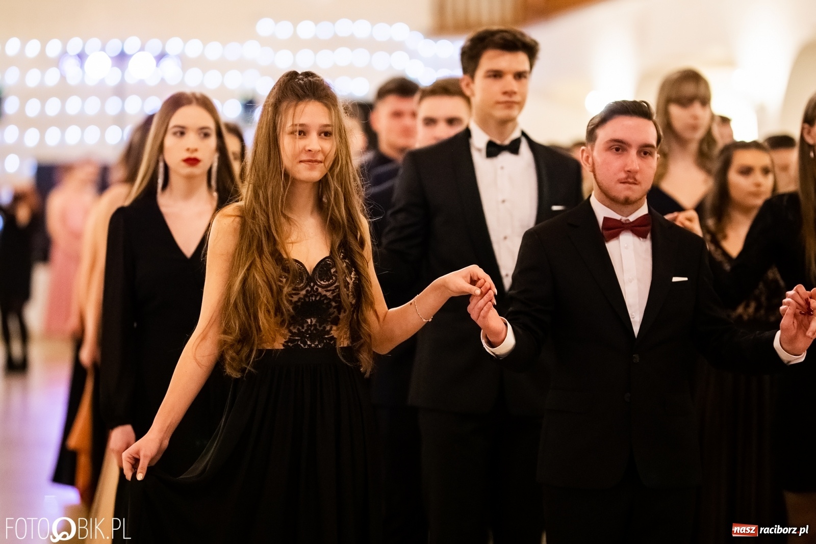 Zdjęcie w galerii na portalu naszraciborz.pl: Studniówka I LO im. Jana Kasprowicza w Raciborzu wiadomości z regionu