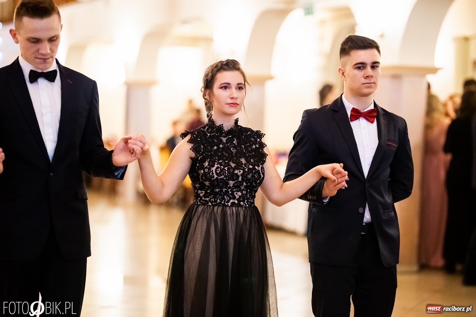 Zdjęcie w galerii na portalu naszraciborz.pl: Studniówka I LO im. Jana Kasprowicza w Raciborzu wiadomości z regionu