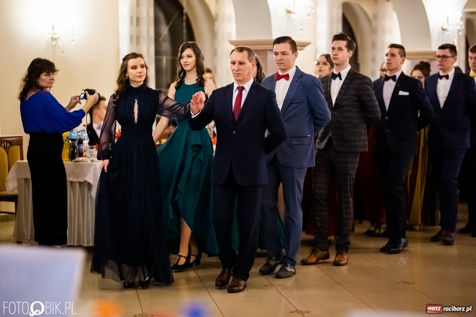 Zdjęcie w galerii na portalu naszraciborz.pl: Studniówka I LO im. Jana Kasprowicza w Raciborzu wiadomości z regionu