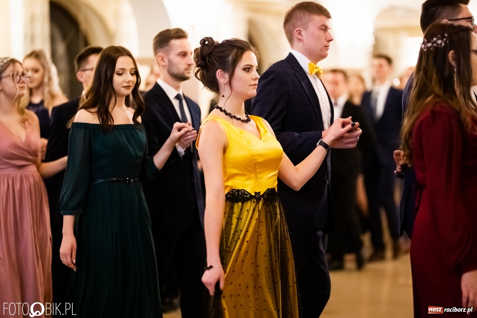 Zdjęcie w galerii na portalu naszraciborz.pl: Studniówka I LO im. Jana Kasprowicza w Raciborzu wiadomości z regionu