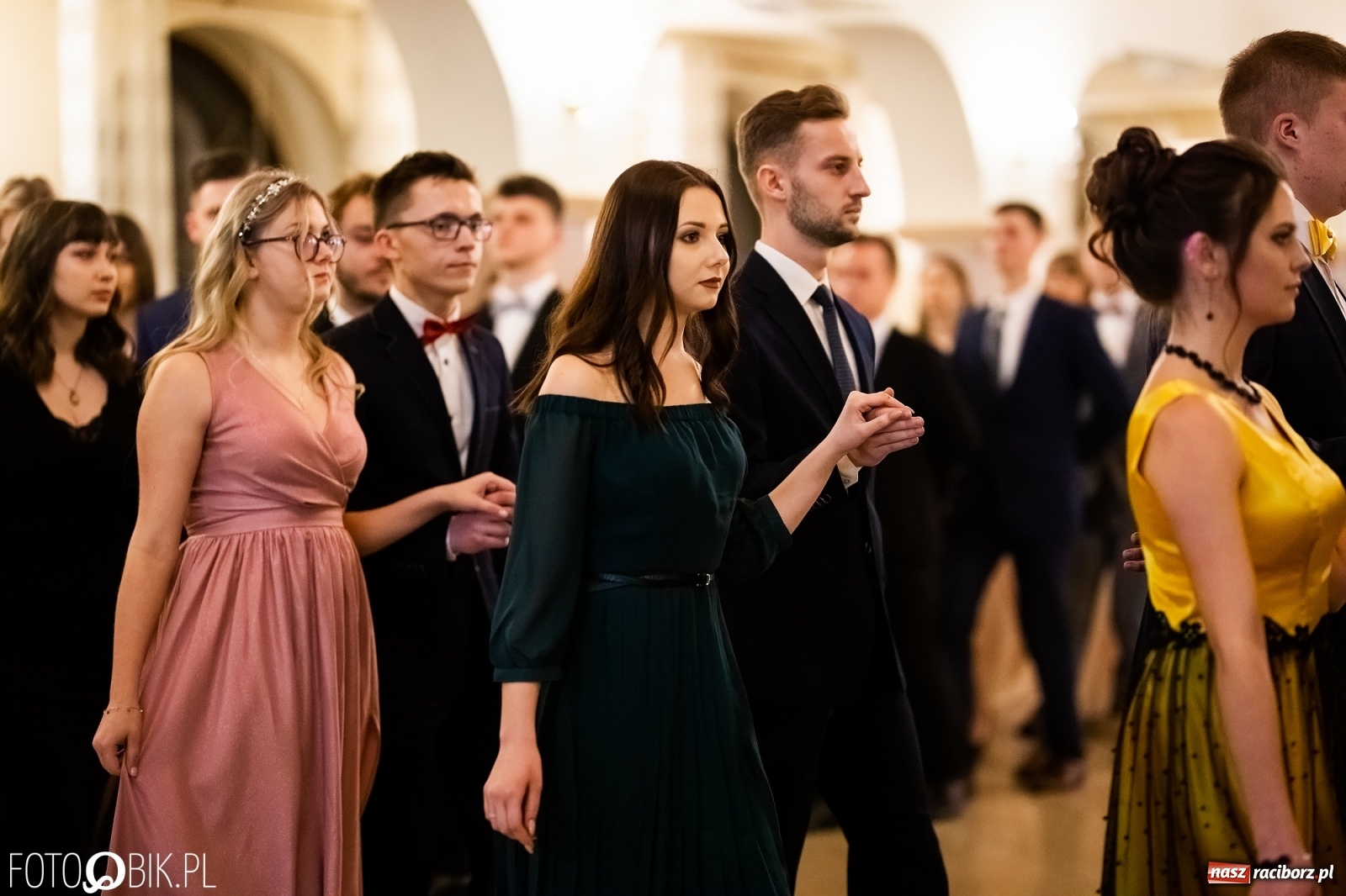 Zdjęcie w galerii na portalu naszraciborz.pl: Studniówka I LO im. Jana Kasprowicza w Raciborzu wiadomości z regionu