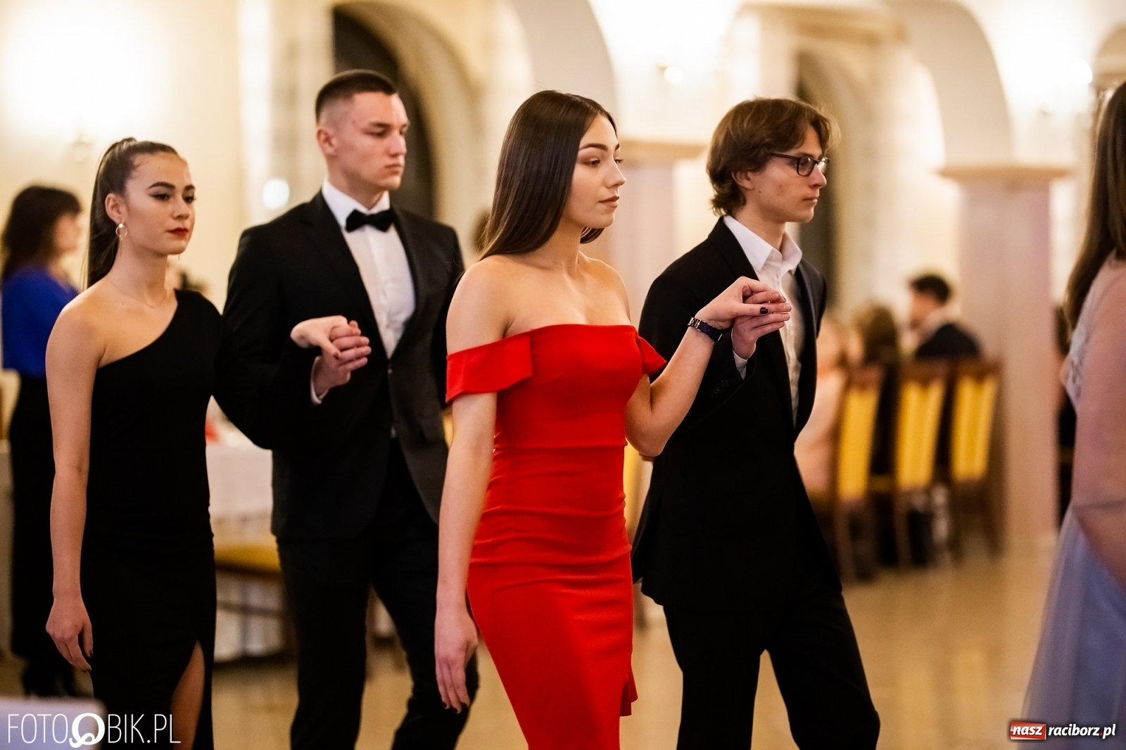 Zdjęcie w galerii na portalu naszraciborz.pl: Studniówka I LO im. Jana Kasprowicza w Raciborzu wiadomości z regionu