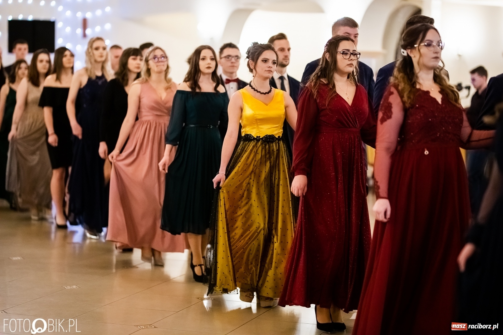 Zdjęcie w galerii na portalu naszraciborz.pl: Studniówka I LO im. Jana Kasprowicza w Raciborzu wiadomości z regionu