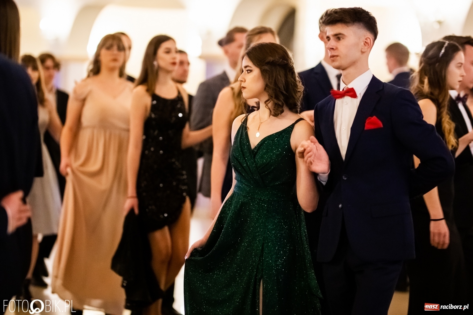 Zdjęcie w galerii na portalu naszraciborz.pl: Studniówka I LO im. Jana Kasprowicza w Raciborzu wiadomości z regionu