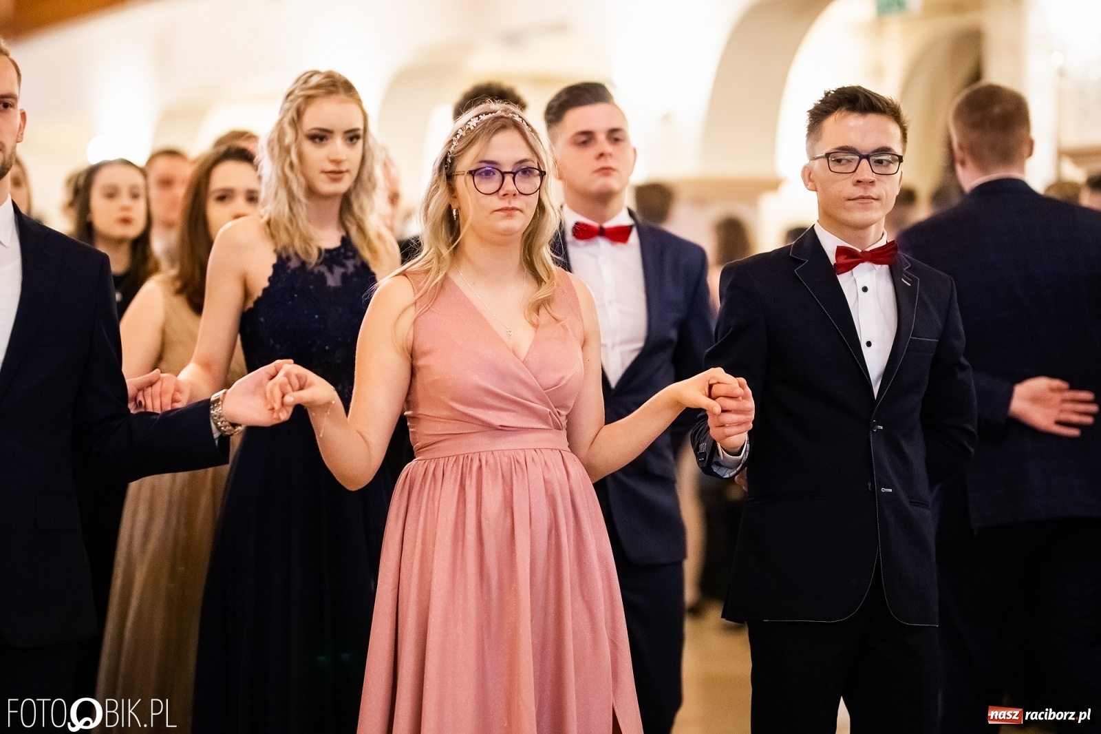 Zdjęcie w galerii na portalu naszraciborz.pl: Studniówka I LO im. Jana Kasprowicza w Raciborzu wiadomości z regionu