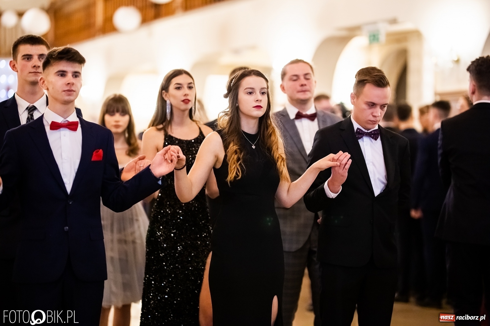 Zdjęcie w galerii na portalu naszraciborz.pl: Studniówka I LO im. Jana Kasprowicza w Raciborzu wiadomości z regionu