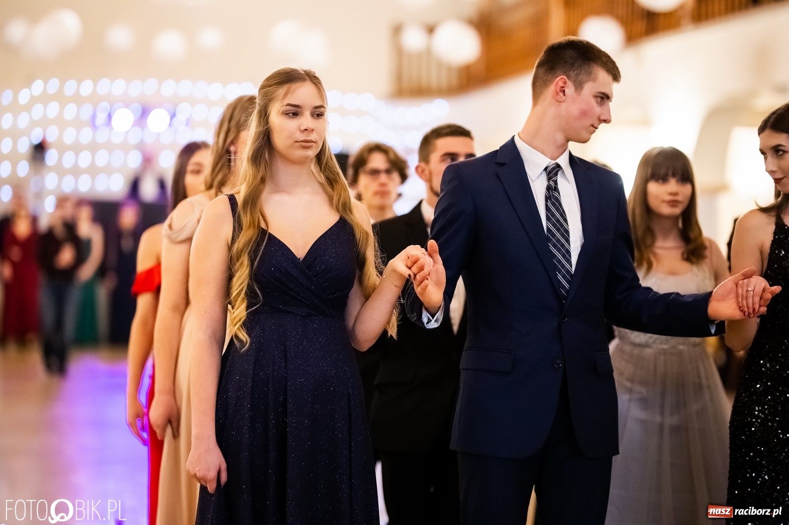 Zdjęcie w galerii na portalu naszraciborz.pl: Studniówka I LO im. Jana Kasprowicza w Raciborzu wiadomości z regionu