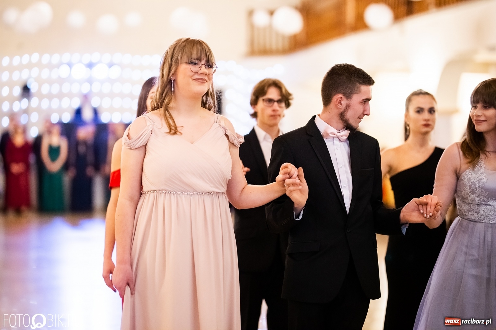 Zdjęcie w galerii na portalu naszraciborz.pl: Studniówka I LO im. Jana Kasprowicza w Raciborzu wiadomości z regionu