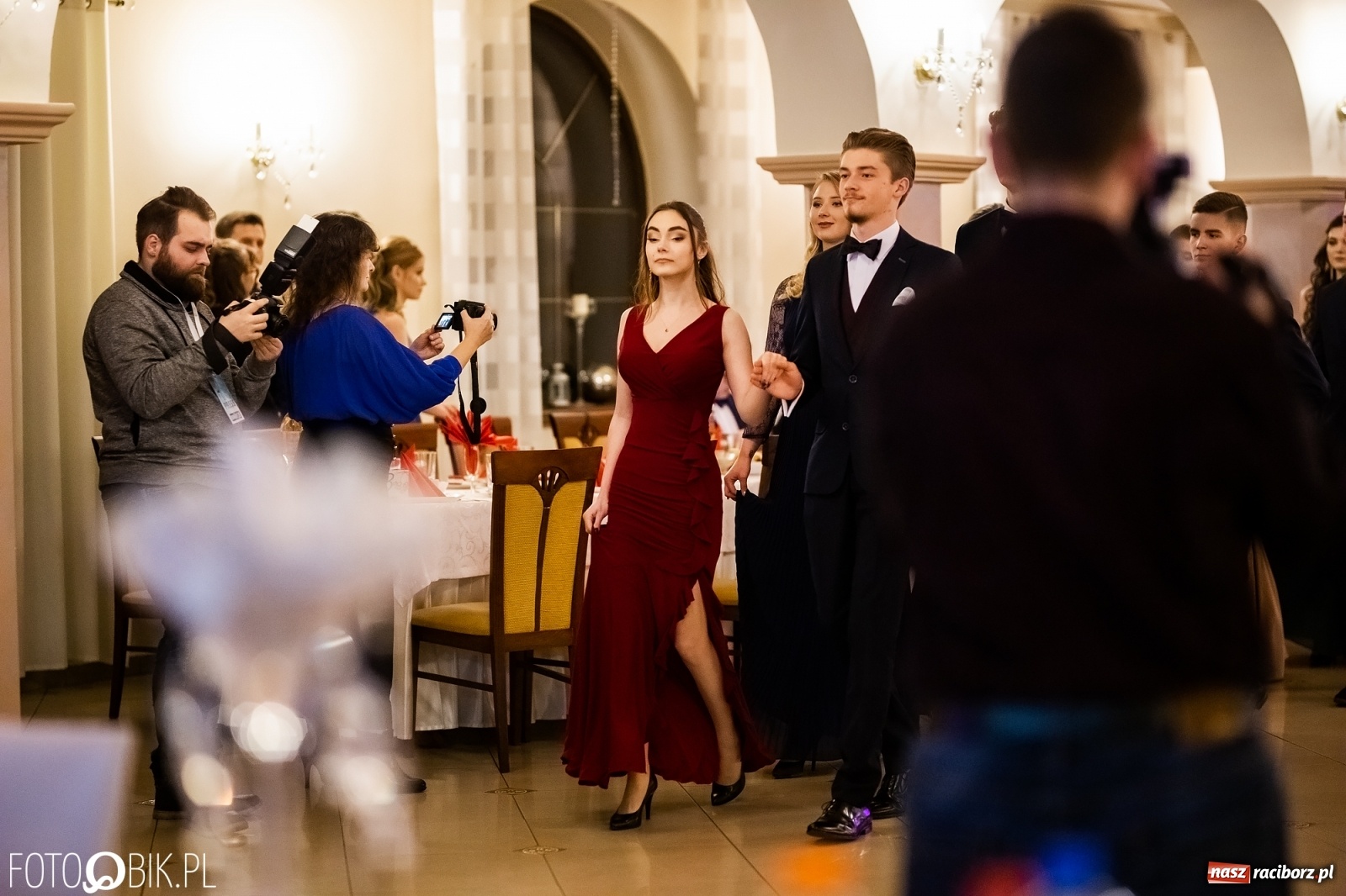 Zdjęcie w galerii na portalu naszraciborz.pl: Studniówka I LO im. Jana Kasprowicza w Raciborzu wiadomości z regionu