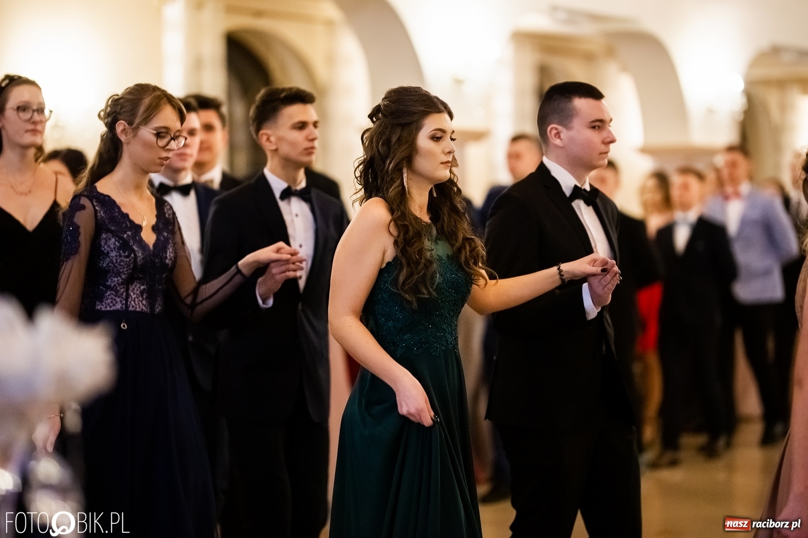 Zdjęcie w galerii na portalu naszraciborz.pl: Studniówka I LO im. Jana Kasprowicza w Raciborzu wiadomości z regionu