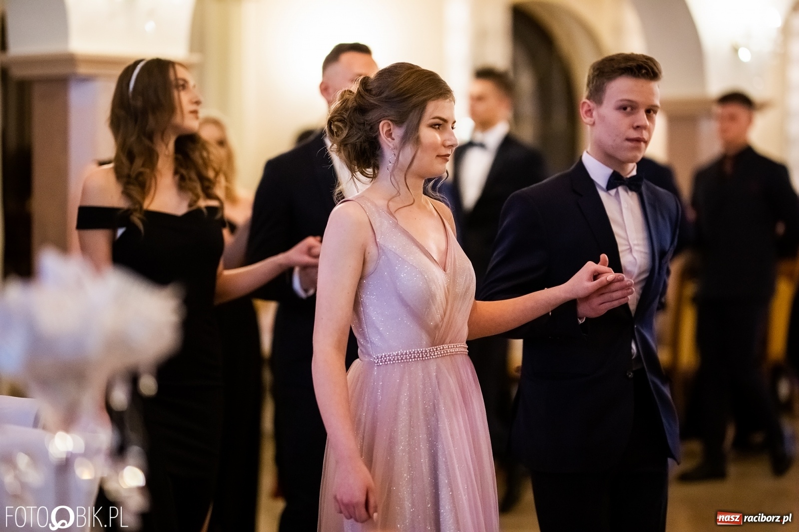 Zdjęcie w galerii na portalu naszraciborz.pl: Studniówka I LO im. Jana Kasprowicza w Raciborzu wiadomości z regionu