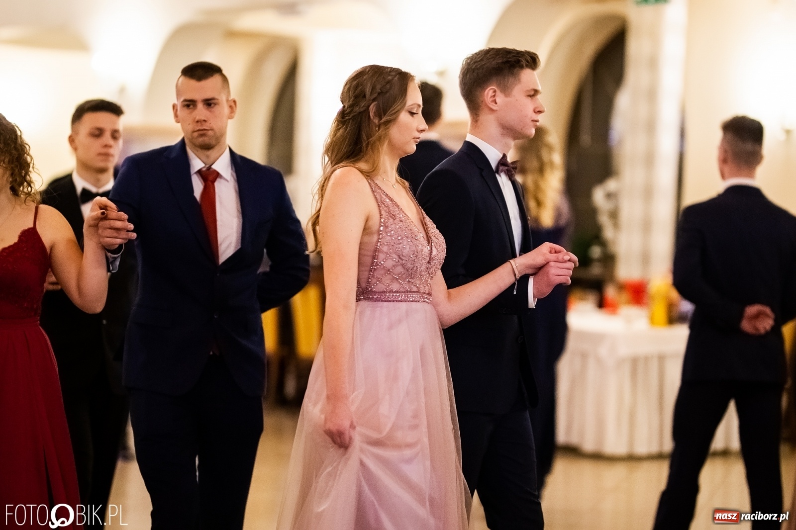 Zdjęcie w galerii na portalu naszraciborz.pl: Studniówka I LO im. Jana Kasprowicza w Raciborzu wiadomości z regionu