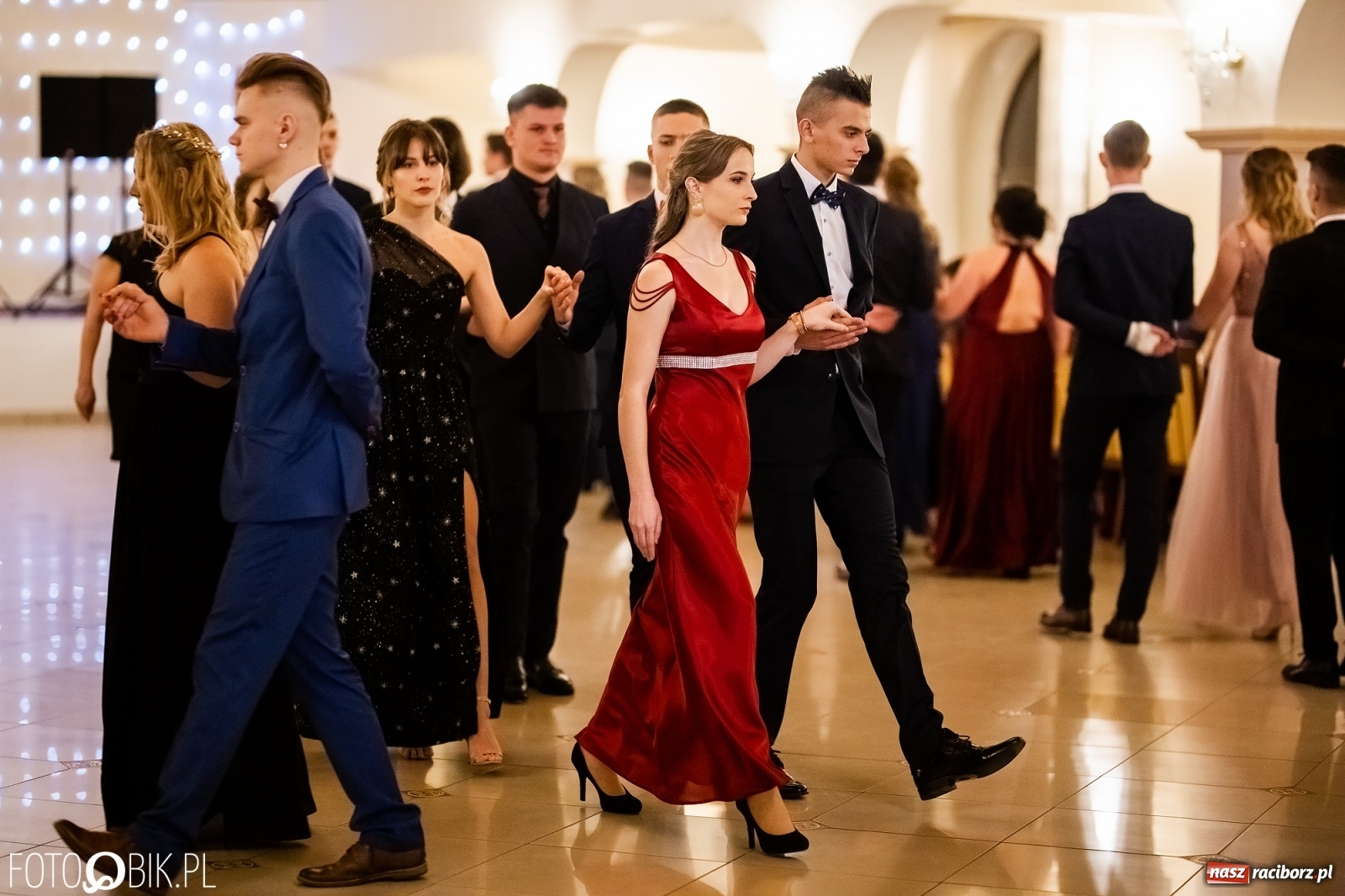 Zdjęcie w galerii na portalu naszraciborz.pl: Studniówka I LO im. Jana Kasprowicza w Raciborzu wiadomości z regionu