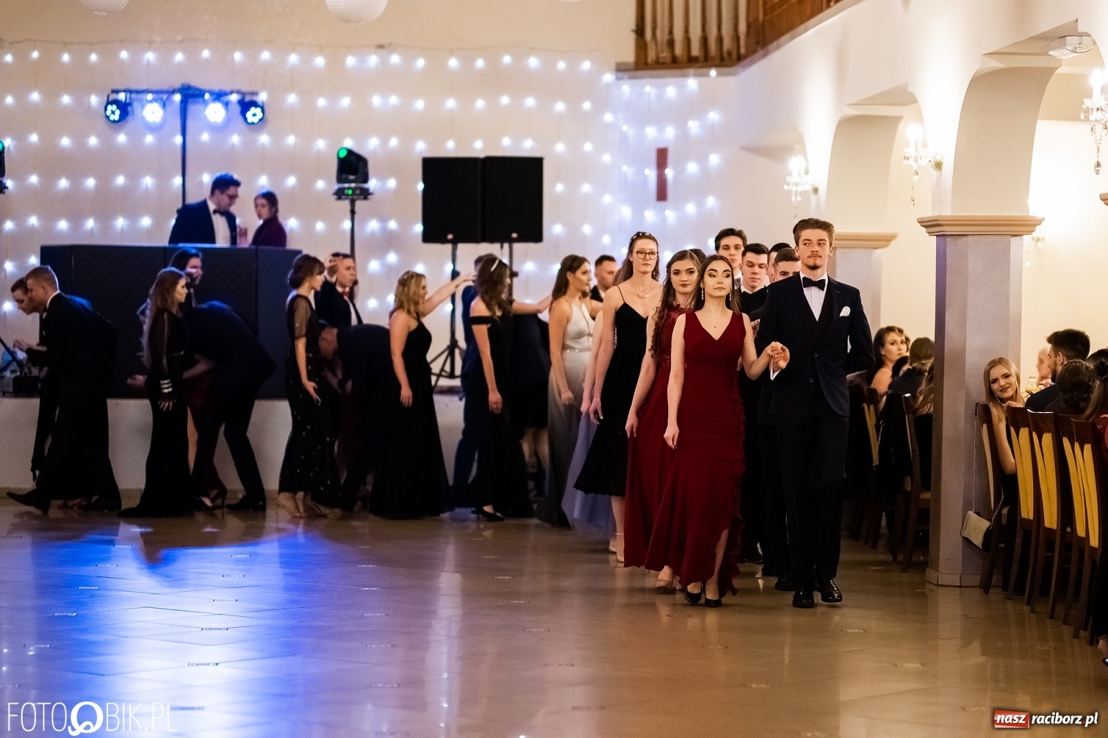 Zdjęcie w galerii na portalu naszraciborz.pl: Studniówka I LO im. Jana Kasprowicza w Raciborzu wiadomości z regionu