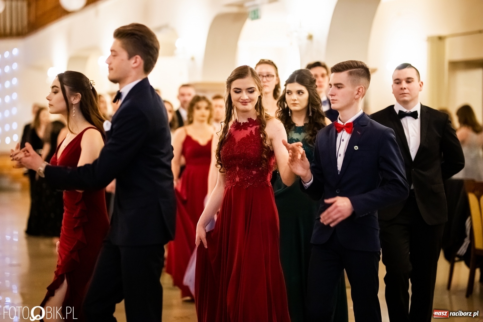 Zdjęcie w galerii na portalu naszraciborz.pl: Studniówka I LO im. Jana Kasprowicza w Raciborzu wiadomości z regionu