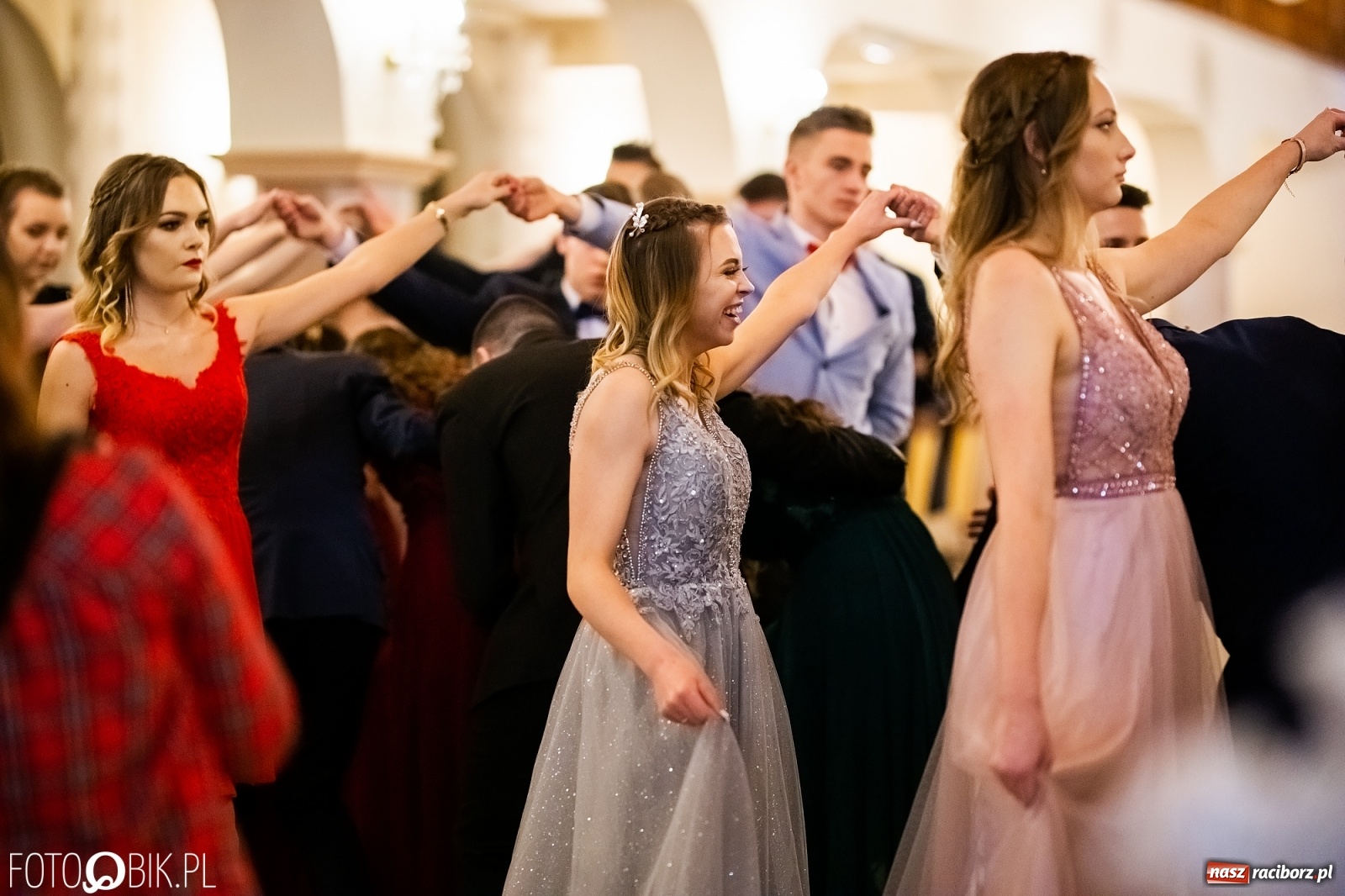 Zdjęcie w galerii na portalu naszraciborz.pl: Studniówka I LO im. Jana Kasprowicza w Raciborzu wiadomości z regionu