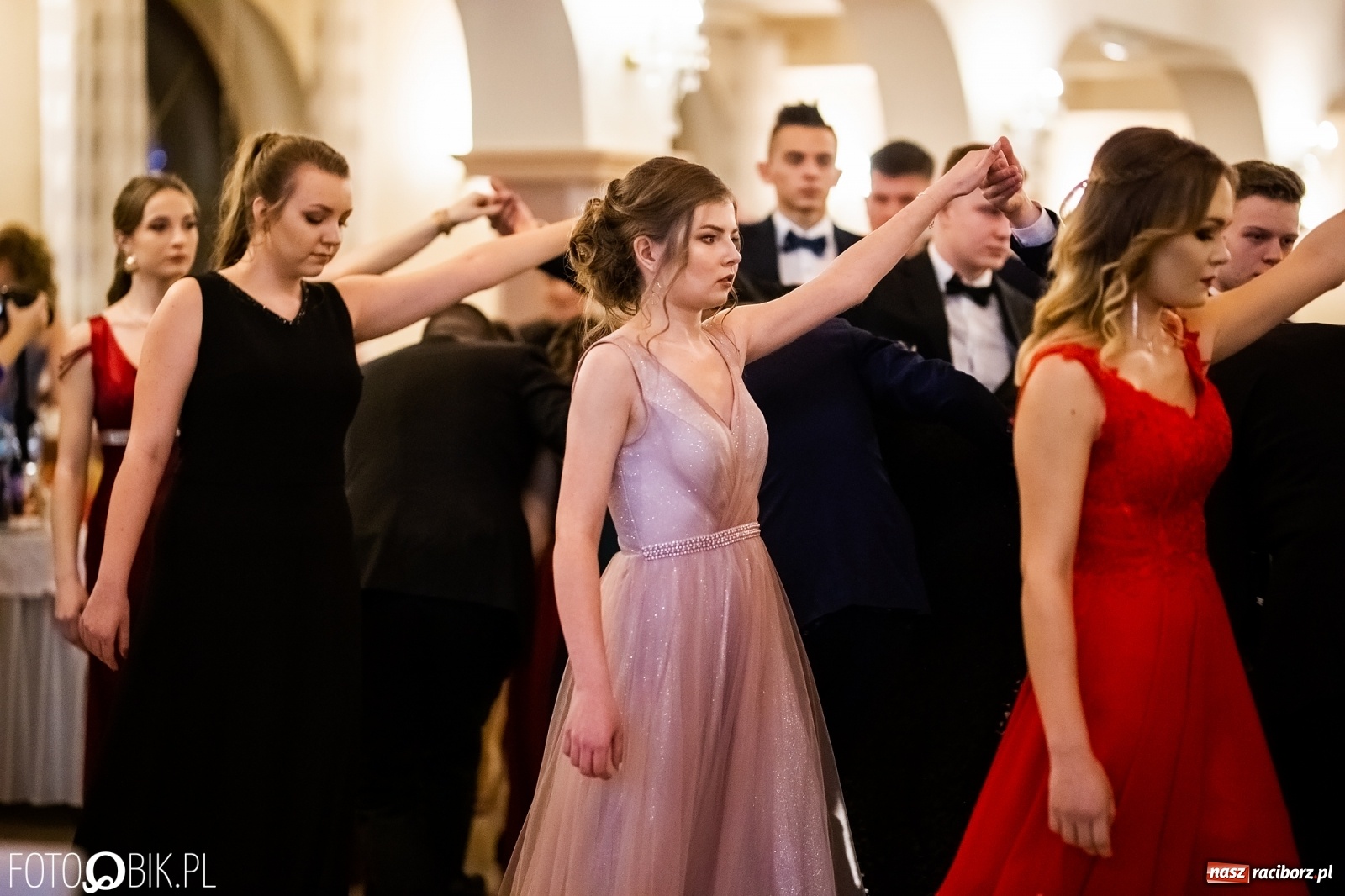 Zdjęcie w galerii na portalu naszraciborz.pl: Studniówka I LO im. Jana Kasprowicza w Raciborzu wiadomości z regionu