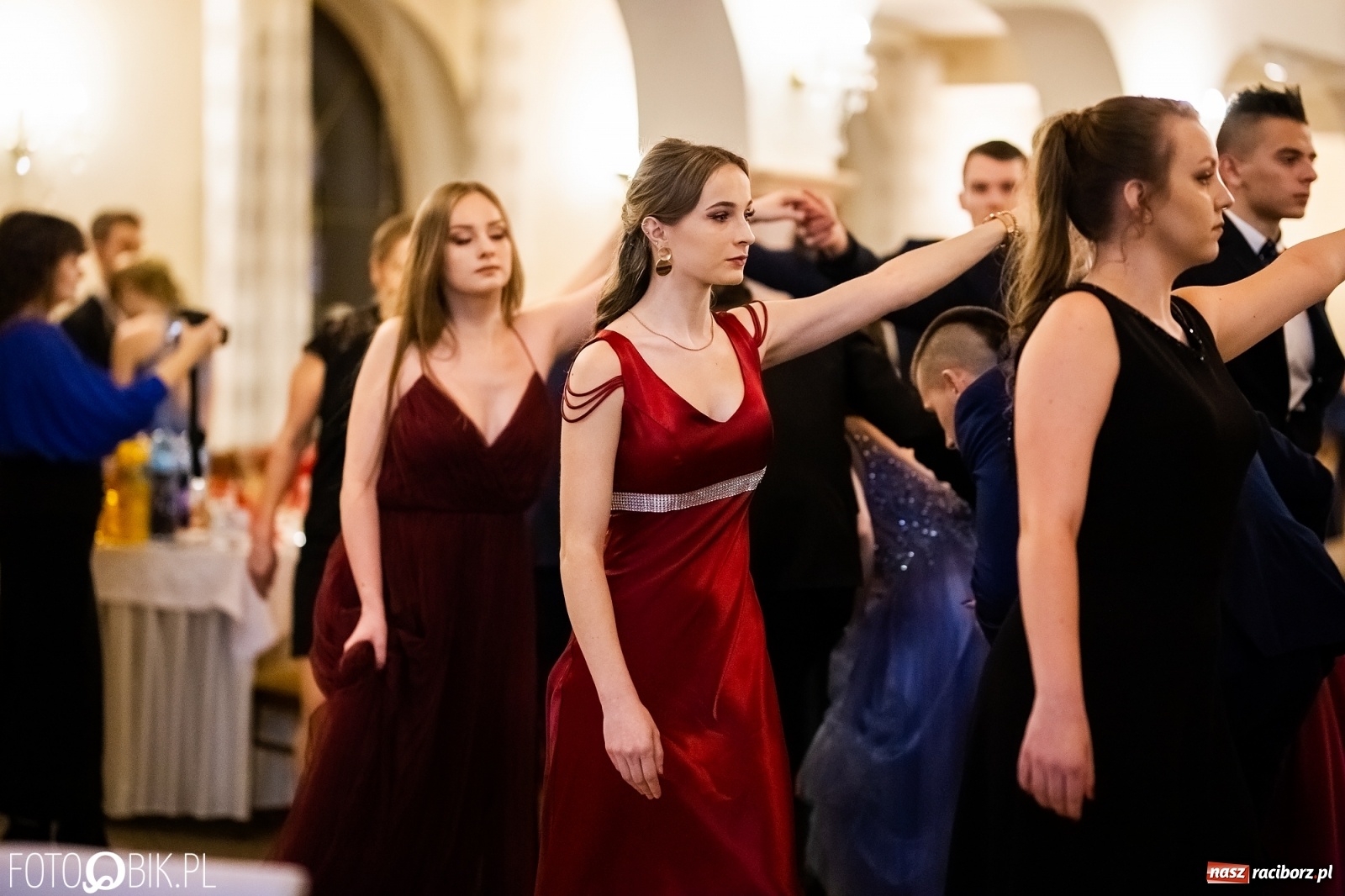 Zdjęcie w galerii na portalu naszraciborz.pl: Studniówka I LO im. Jana Kasprowicza w Raciborzu wiadomości z regionu