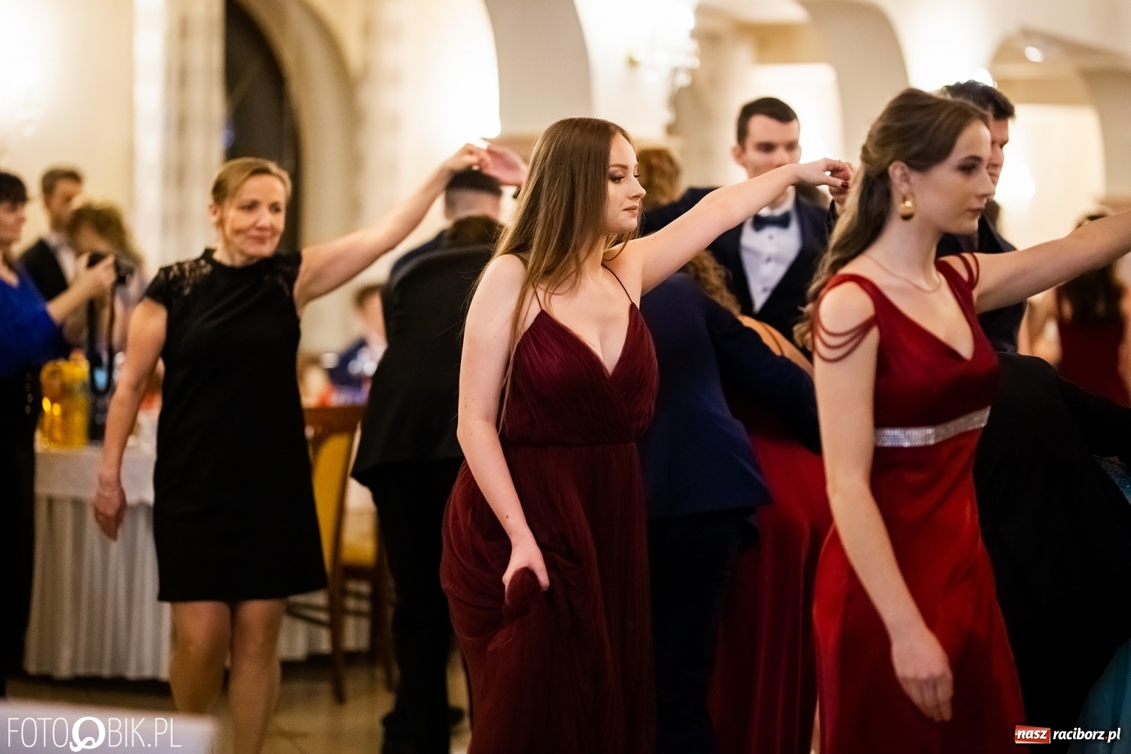 Zdjęcie w galerii na portalu naszraciborz.pl: Studniówka I LO im. Jana Kasprowicza w Raciborzu wiadomości z regionu