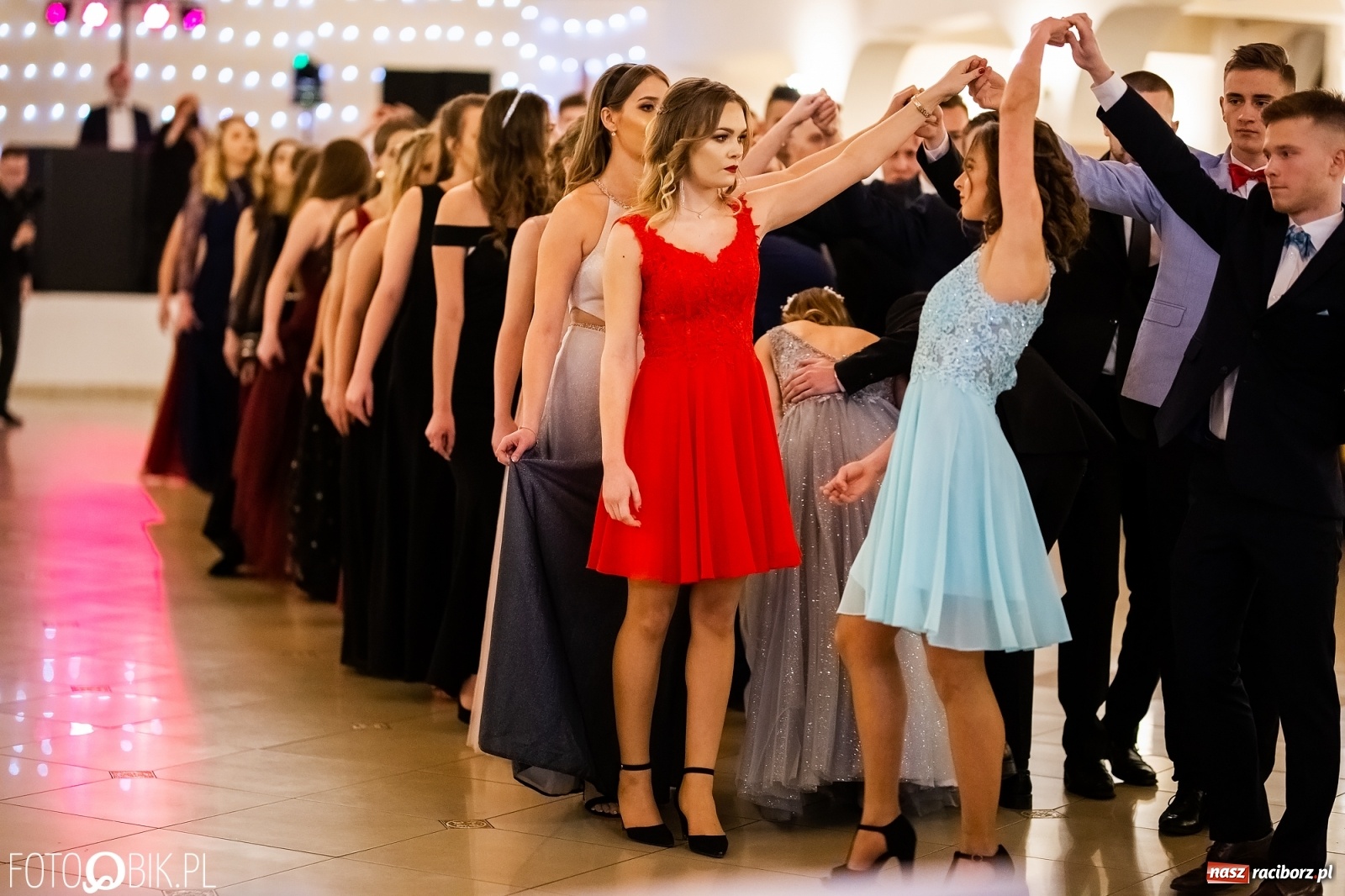 Zdjęcie w galerii na portalu naszraciborz.pl: Studniówka I LO im. Jana Kasprowicza w Raciborzu wiadomości z regionu