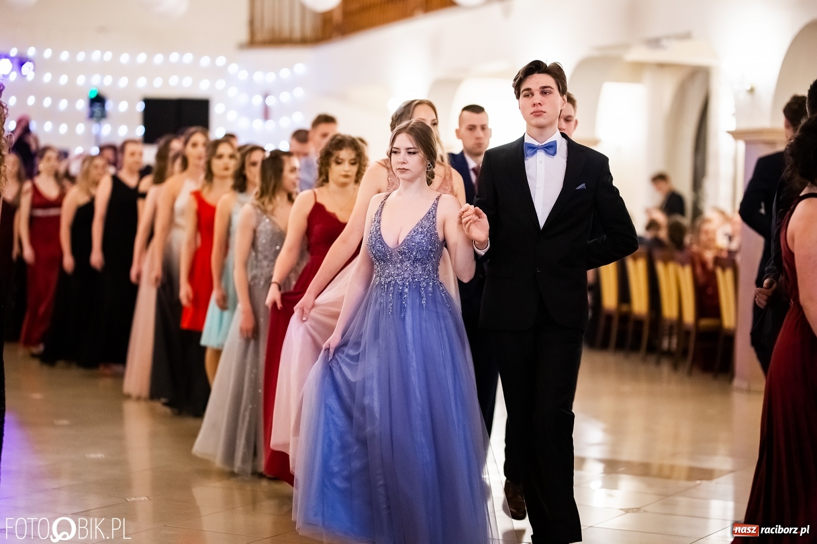 Zdjęcie w galerii na portalu naszraciborz.pl: Studniówka I LO im. Jana Kasprowicza w Raciborzu wiadomości z regionu