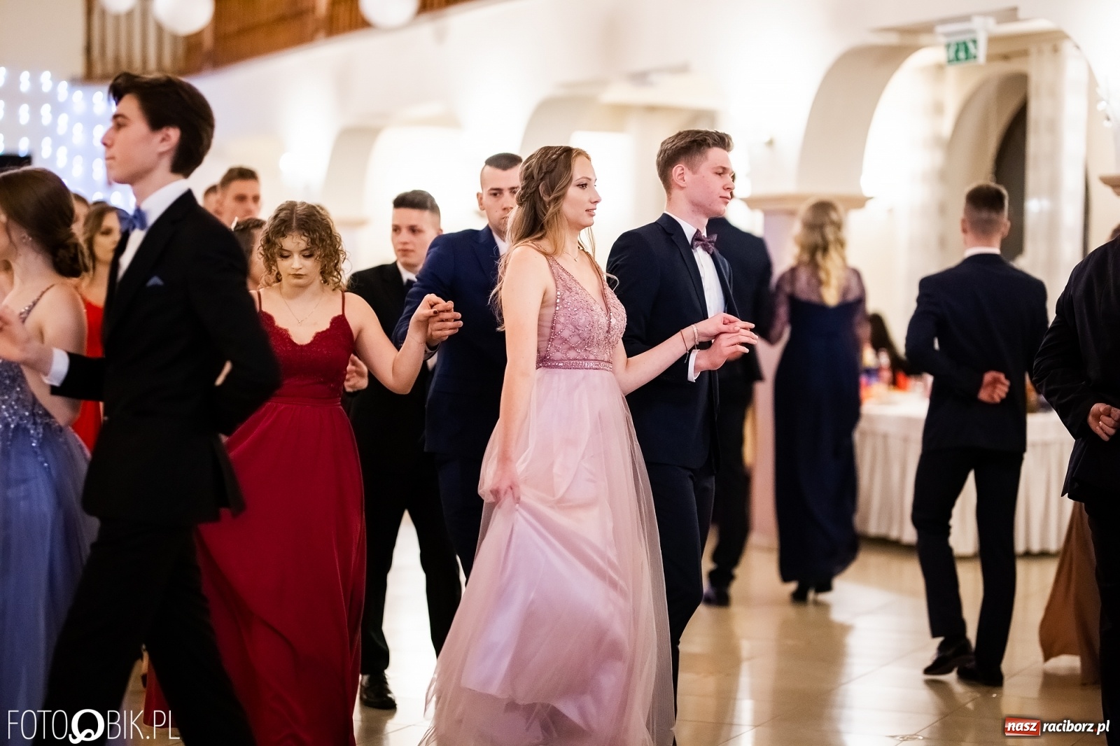 Zdjęcie w galerii na portalu naszraciborz.pl: Studniówka I LO im. Jana Kasprowicza w Raciborzu wiadomości z regionu