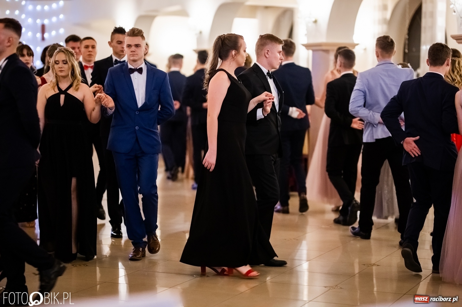 Zdjęcie w galerii na portalu naszraciborz.pl: Studniówka I LO im. Jana Kasprowicza w Raciborzu wiadomości z regionu