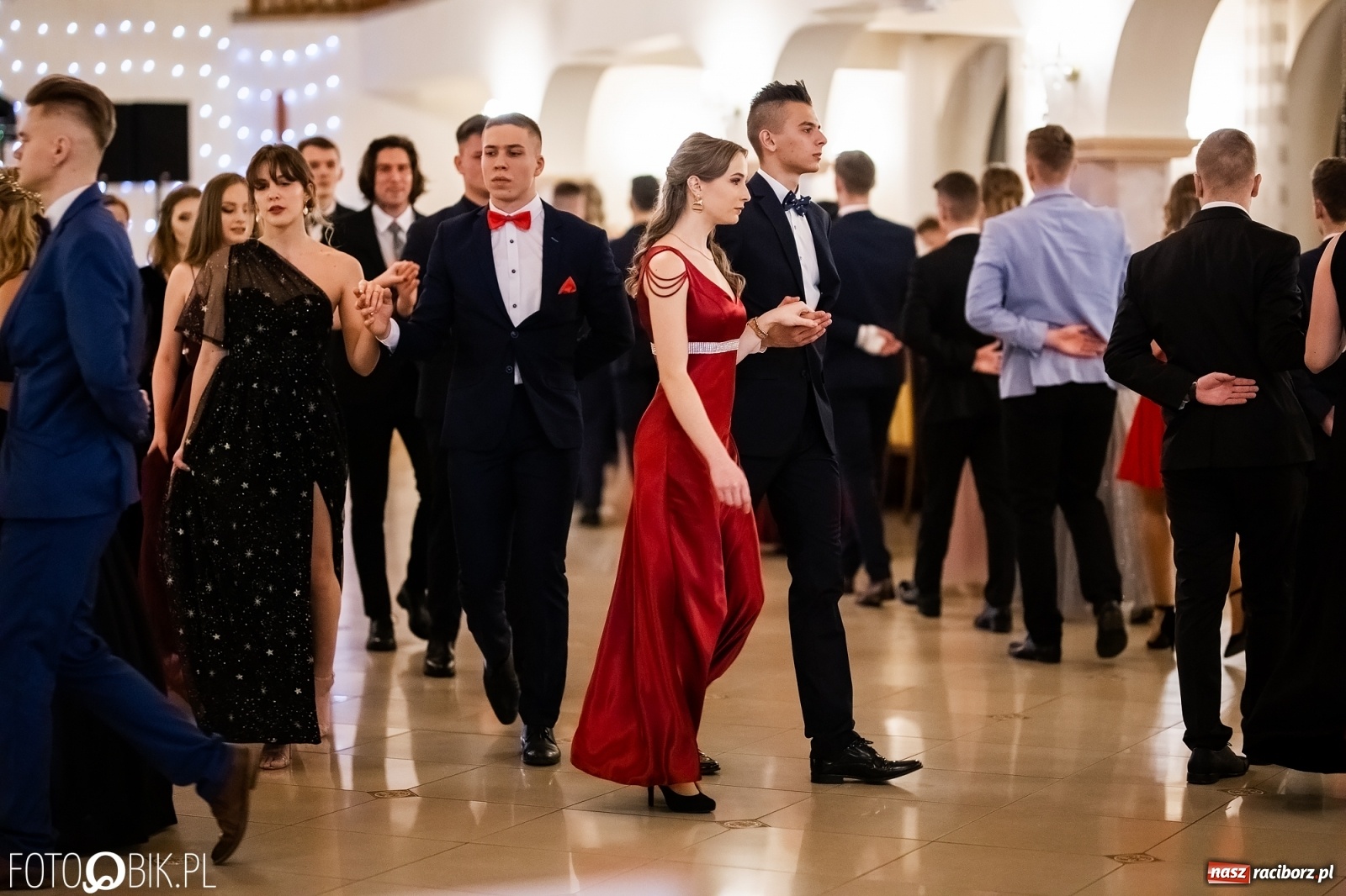 Zdjęcie w galerii na portalu naszraciborz.pl: Studniówka I LO im. Jana Kasprowicza w Raciborzu wiadomości z regionu