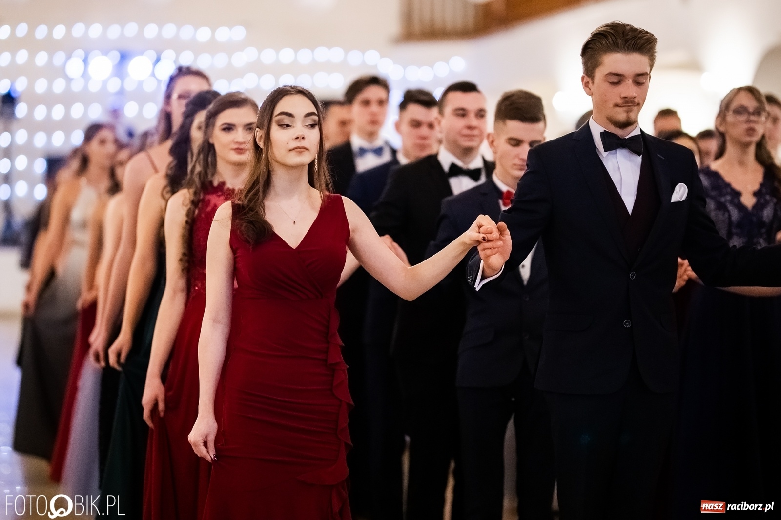 Zdjęcie w galerii na portalu naszraciborz.pl: Studniówka I LO im. Jana Kasprowicza w Raciborzu wiadomości z regionu