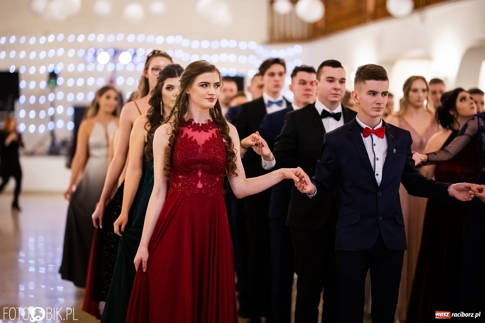 Zdjęcie w galerii na portalu naszraciborz.pl: Studniówka I LO im. Jana Kasprowicza w Raciborzu wiadomości z regionu