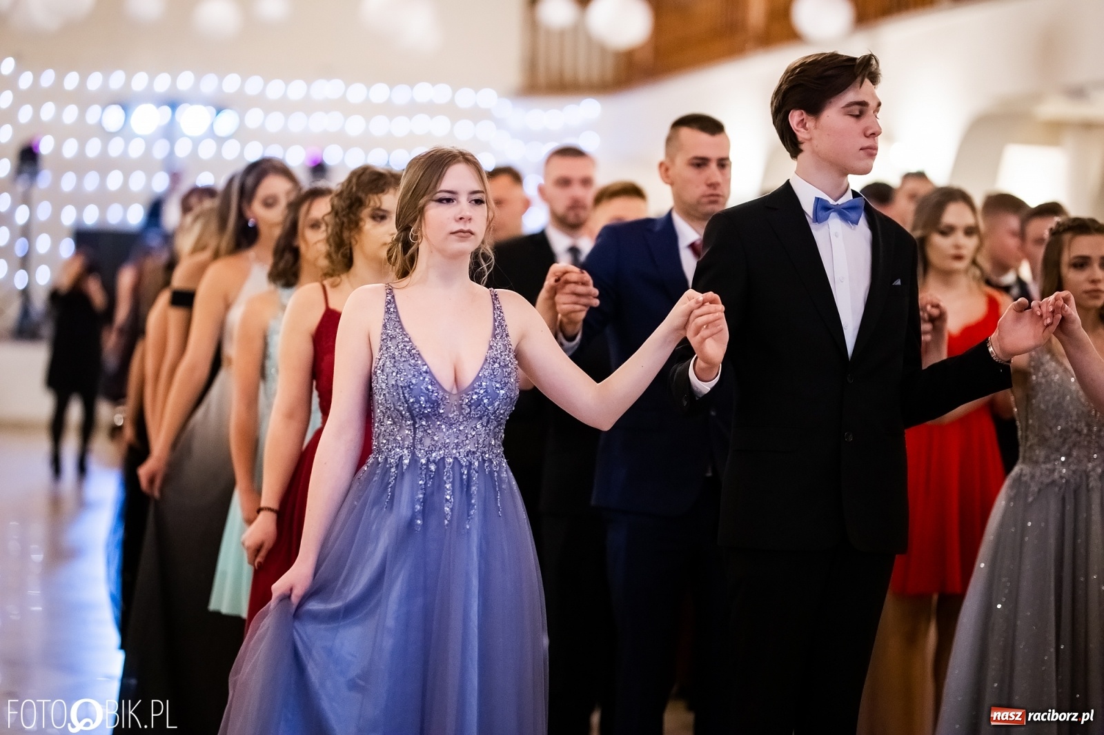 Zdjęcie w galerii na portalu naszraciborz.pl: Studniówka I LO im. Jana Kasprowicza w Raciborzu wiadomości z regionu