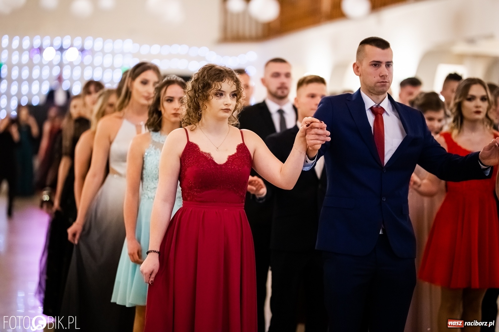 Zdjęcie w galerii na portalu naszraciborz.pl: Studniówka I LO im. Jana Kasprowicza w Raciborzu wiadomości z regionu