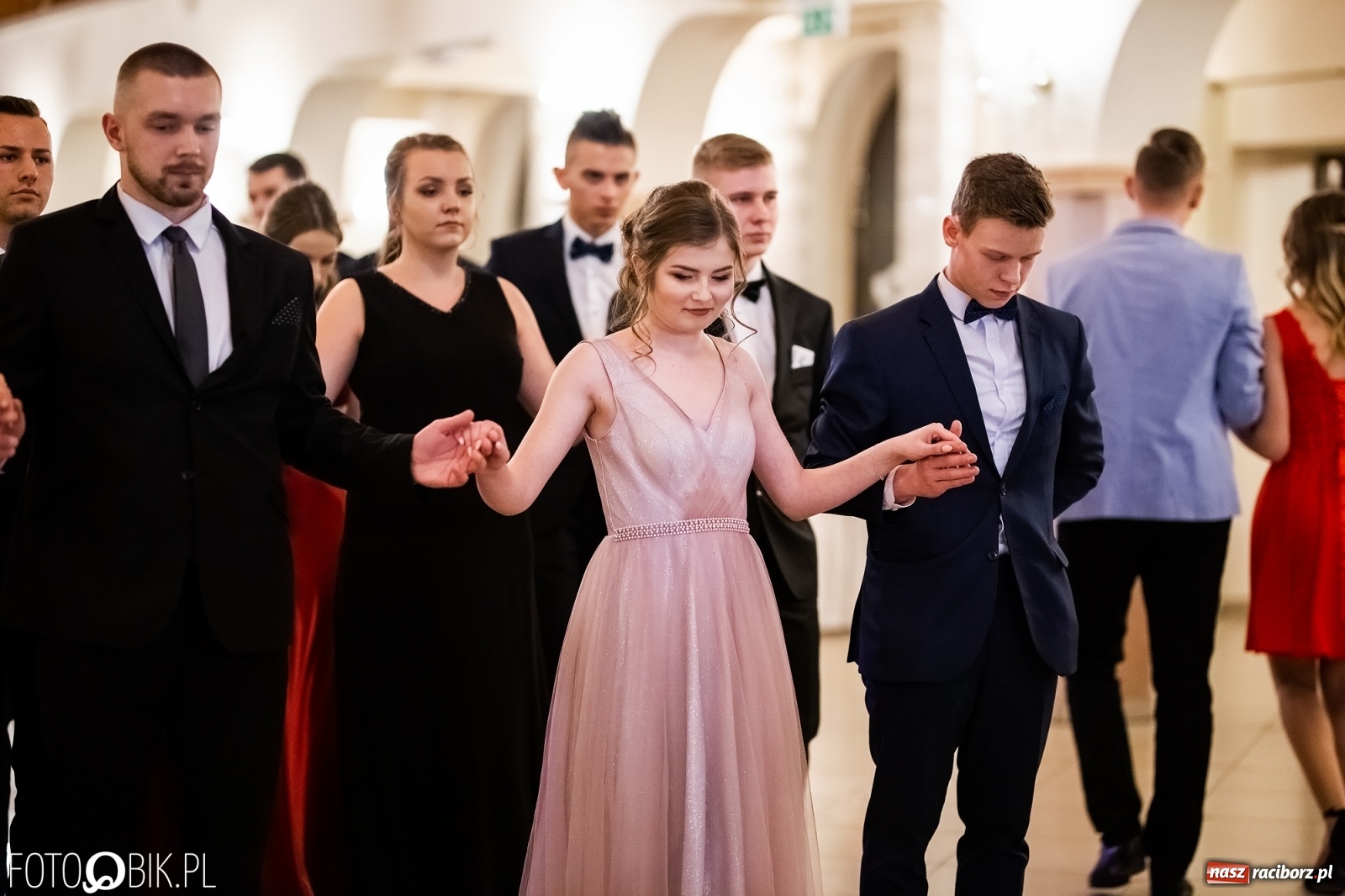 Zdjęcie w galerii na portalu naszraciborz.pl: Studniówka I LO im. Jana Kasprowicza w Raciborzu wiadomości z regionu