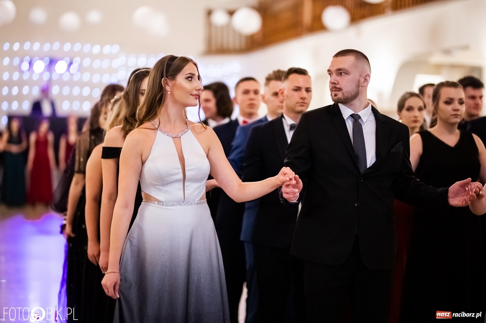 Zdjęcie w galerii na portalu naszraciborz.pl: Studniówka I LO im. Jana Kasprowicza w Raciborzu wiadomości z regionu