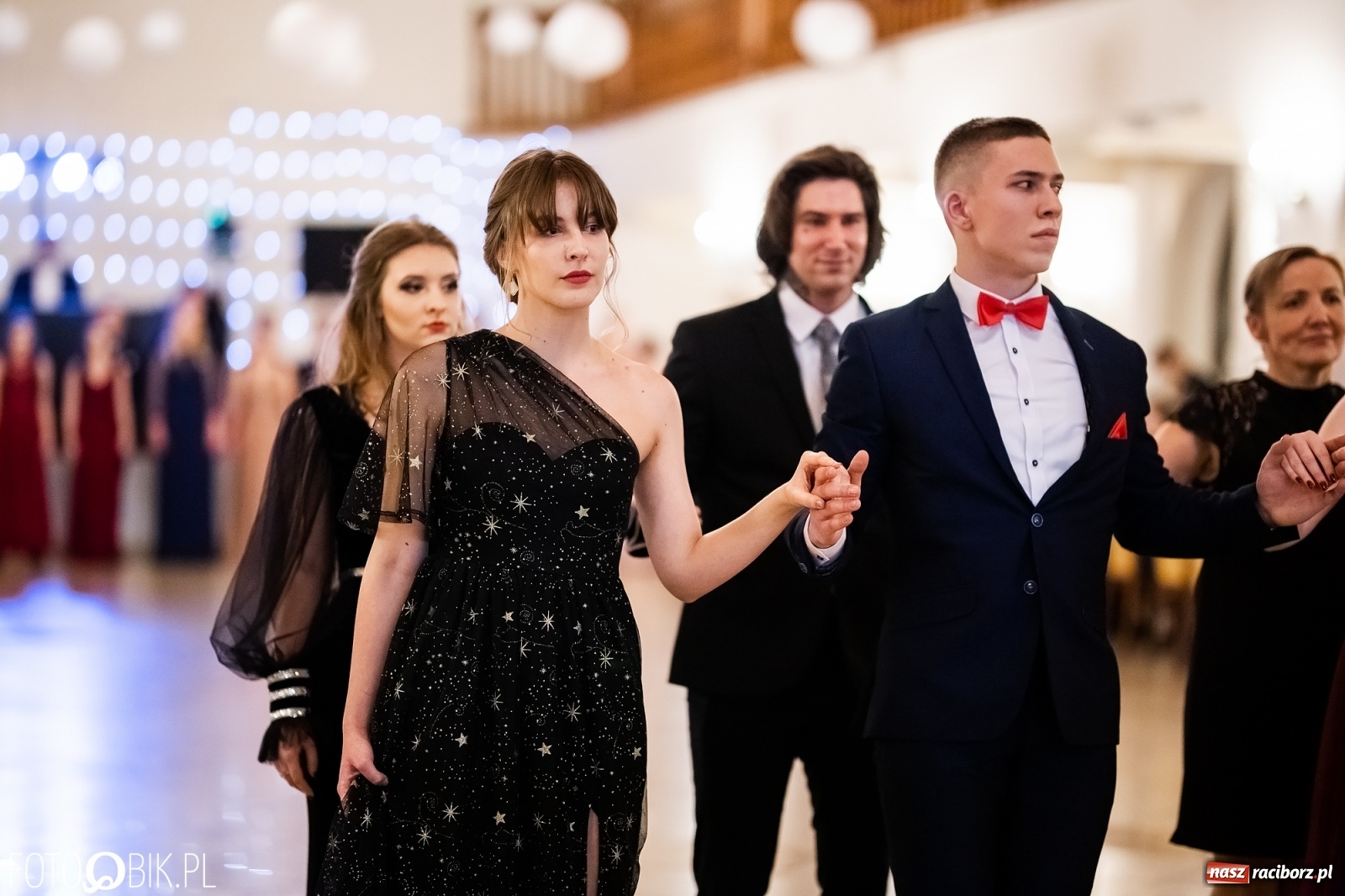 Zdjęcie w galerii na portalu naszraciborz.pl: Studniówka I LO im. Jana Kasprowicza w Raciborzu wiadomości z regionu