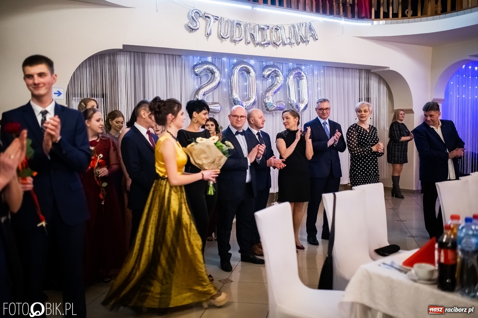 Zdjęcie w galerii na portalu naszraciborz.pl: Studniówka I LO im. Jana Kasprowicza w Raciborzu wiadomości z regionu