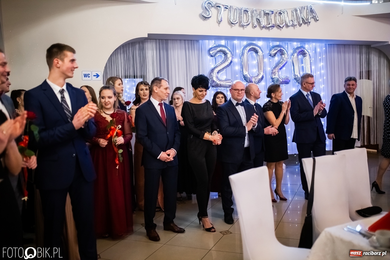 Zdjęcie w galerii na portalu naszraciborz.pl: Studniówka I LO im. Jana Kasprowicza w Raciborzu wiadomości z regionu