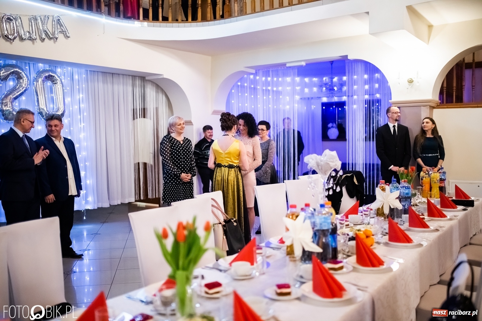 Zdjęcie w galerii na portalu naszraciborz.pl: Studniówka I LO im. Jana Kasprowicza w Raciborzu wiadomości z regionu