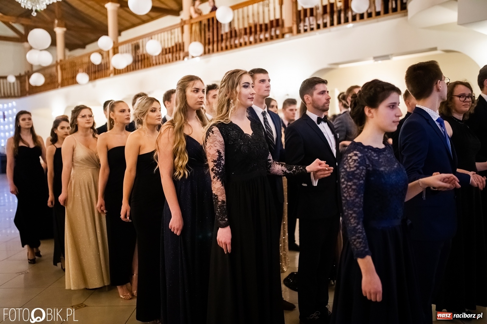 Zdjęcie w galerii na portalu naszraciborz.pl: Studniówka I LO im. Jana Kasprowicza w Raciborzu wiadomości z regionu