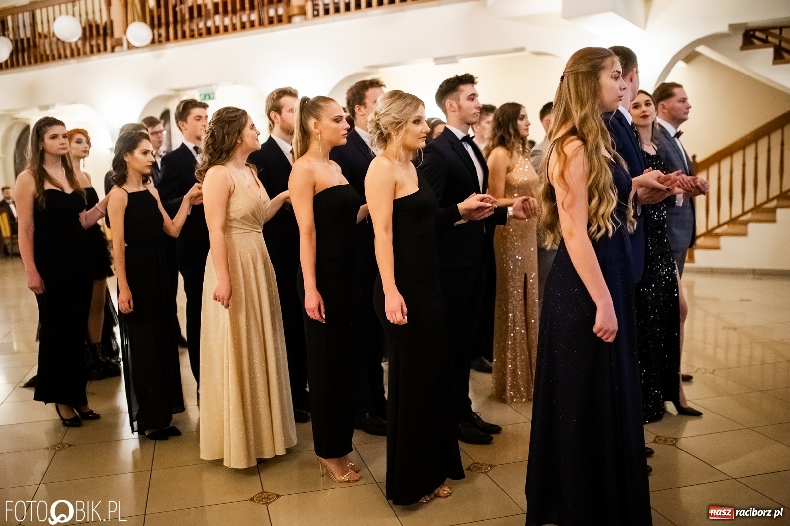 Zdjęcie w galerii na portalu naszraciborz.pl: Studniówka I LO im. Jana Kasprowicza w Raciborzu wiadomości z regionu