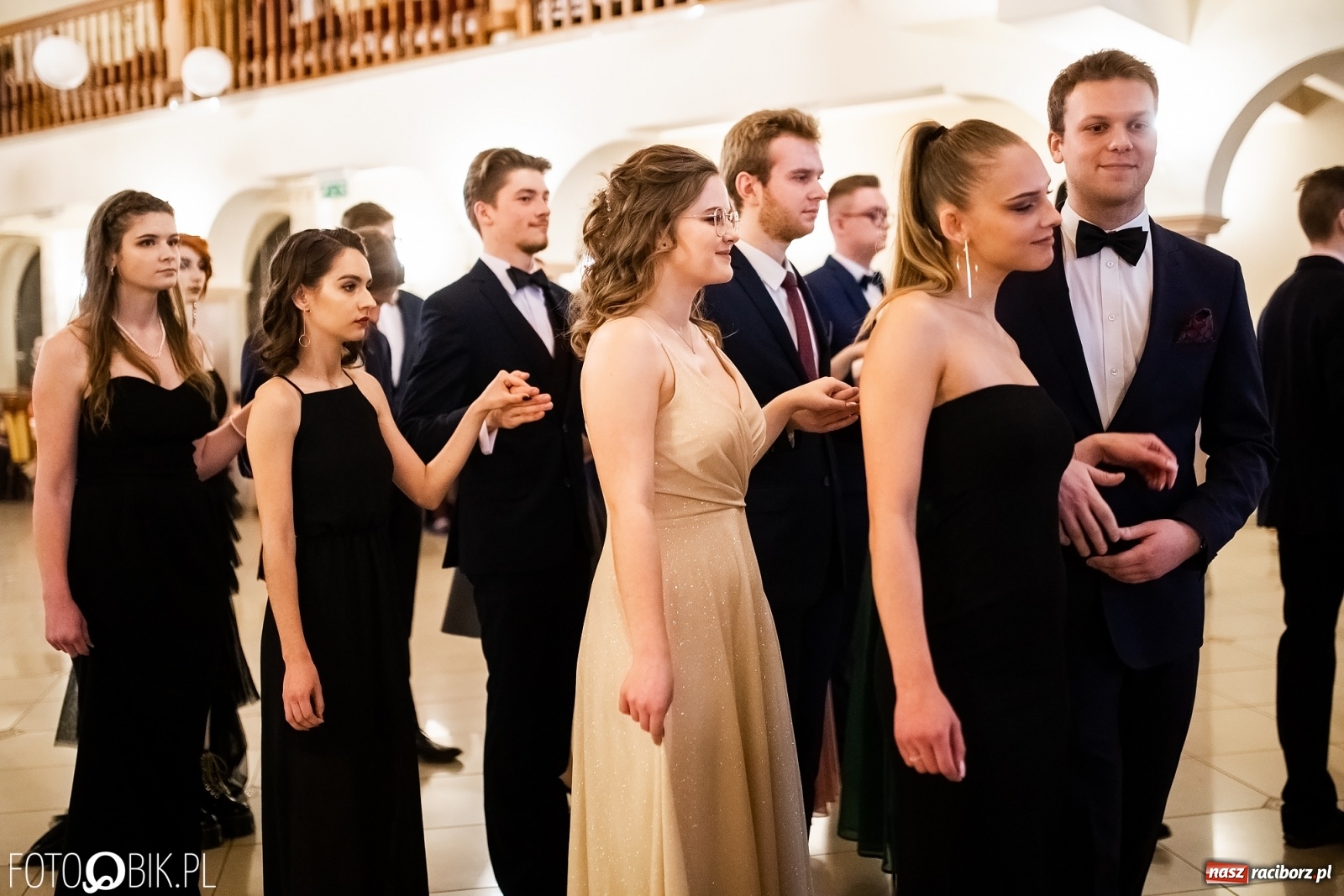 Zdjęcie w galerii na portalu naszraciborz.pl: Studniówka I LO im. Jana Kasprowicza w Raciborzu wiadomości z regionu