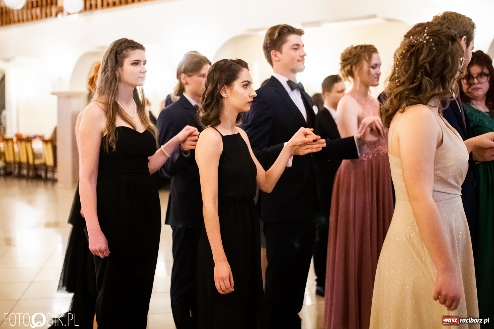 Zdjęcie w galerii na portalu naszraciborz.pl: Studniówka I LO im. Jana Kasprowicza w Raciborzu wiadomości z regionu