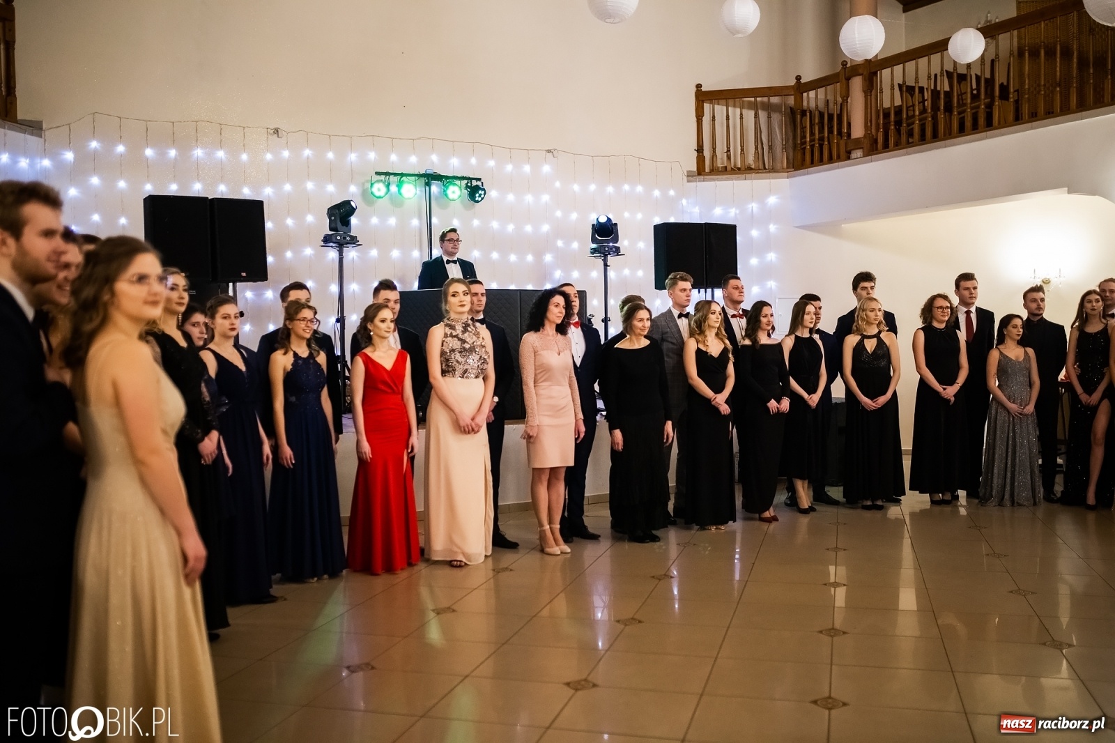 Zdjęcie w galerii na portalu naszraciborz.pl: Studniówka I LO im. Jana Kasprowicza w Raciborzu wiadomości z regionu