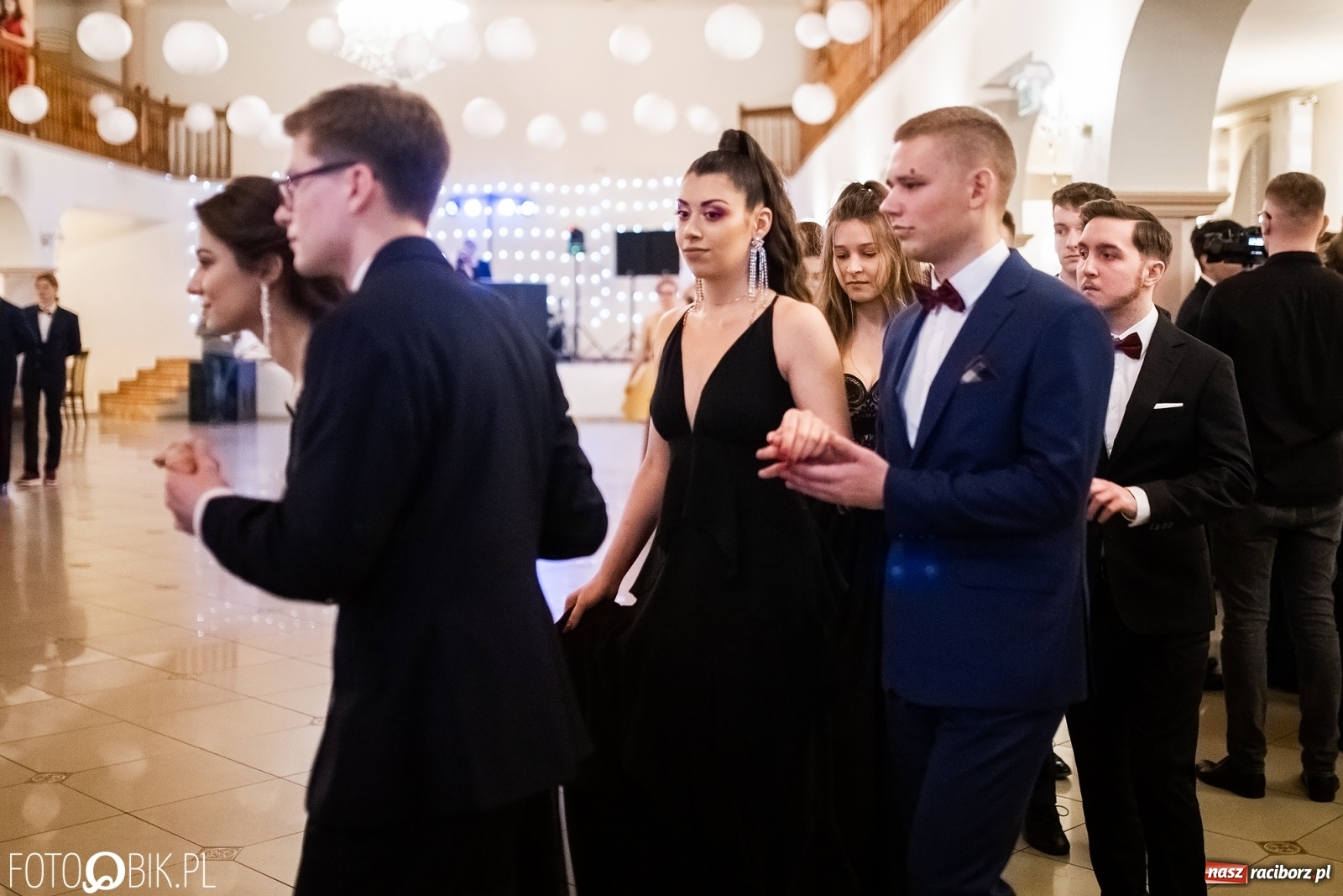 Zdjęcie w galerii na portalu naszraciborz.pl: Studniówka I LO im. Jana Kasprowicza w Raciborzu wiadomości z regionu